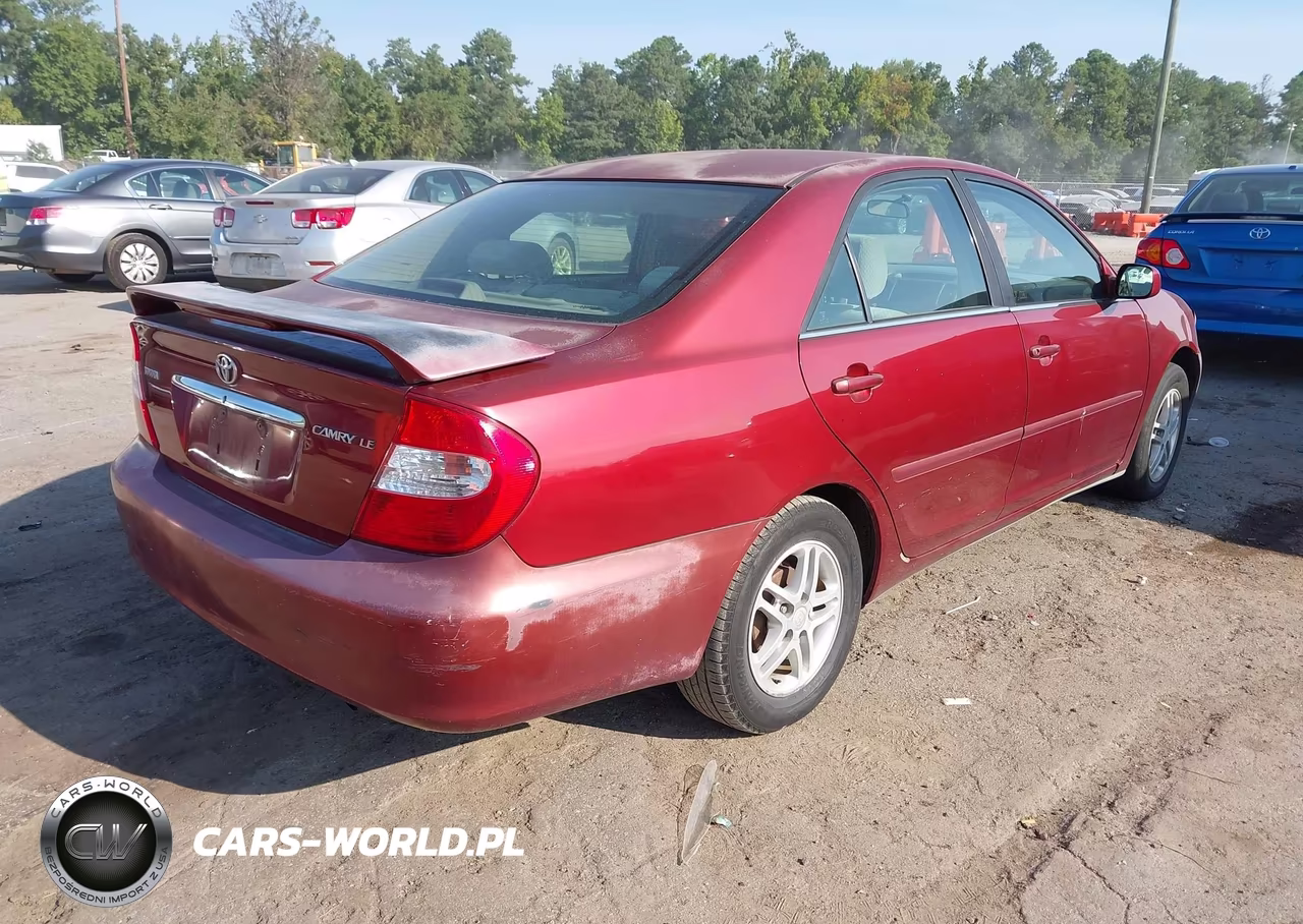 2002 Toyota Camry Le VIN:4T1BE32KX2U082921 - 4