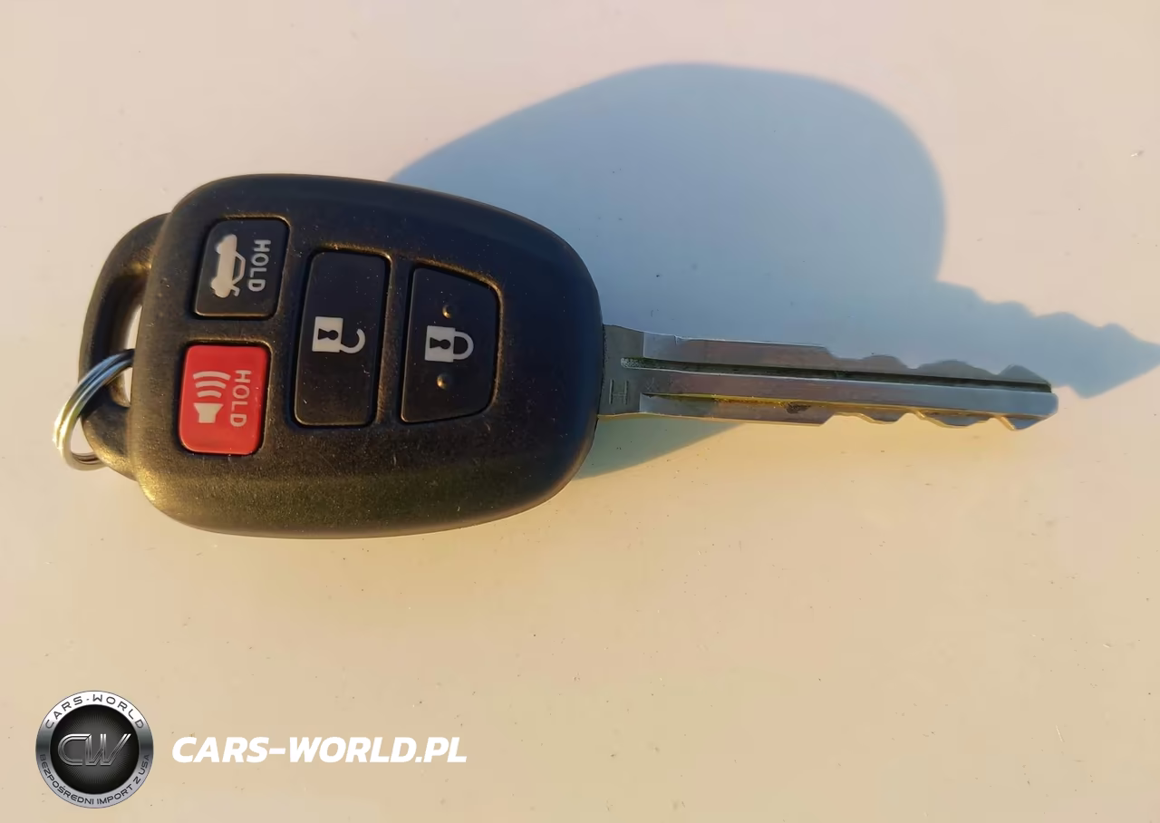 2018 Toyota Corolla Le VIN:5YFBURHE8JP852220 - 11