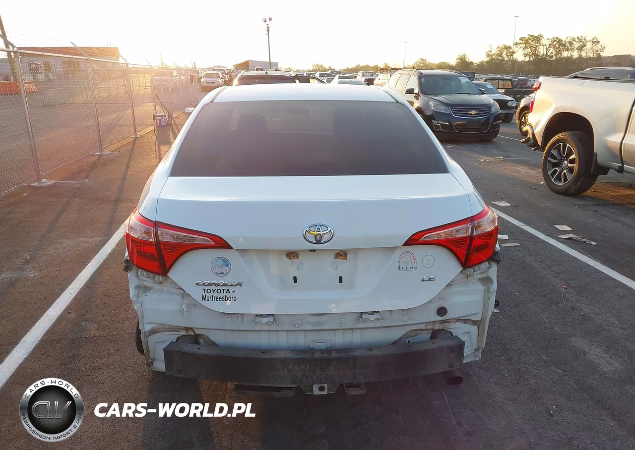 2018 Toyota Corolla Le VIN:5YFBURHE8JP852220 - 17