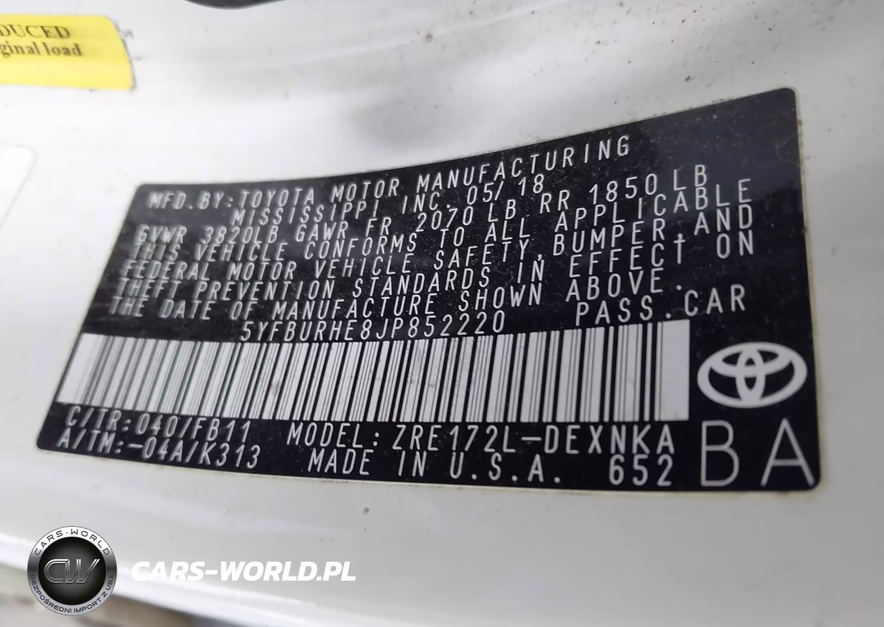 2018 Toyota Corolla Le VIN:5YFBURHE8JP852220 - 9