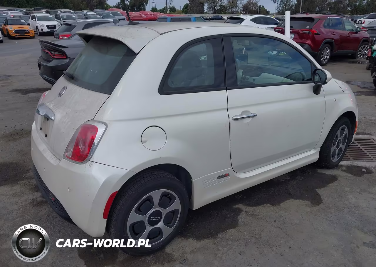 2015 Fiat 500E Battery Electric VIN:3C3CFFGE7FT709699 - 4