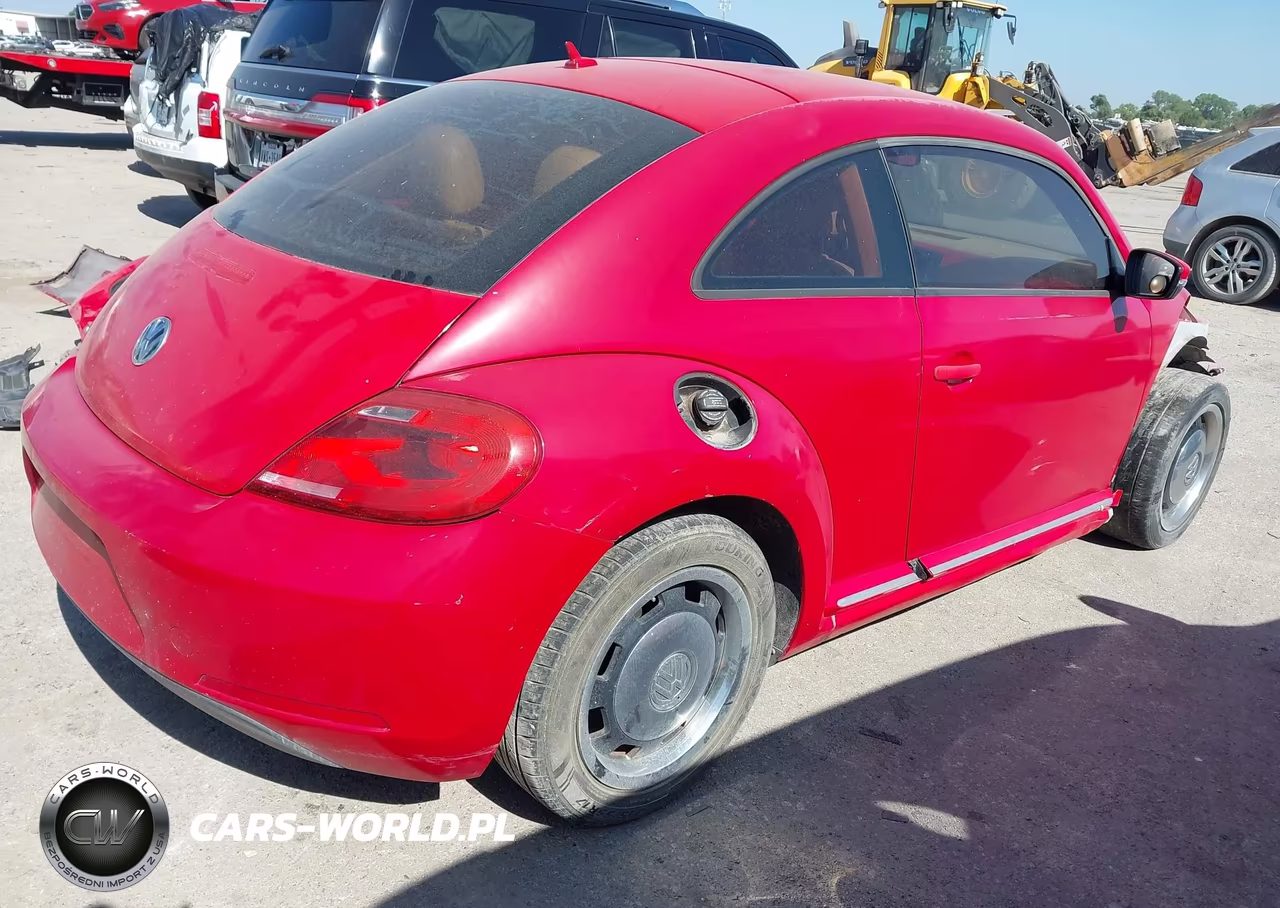2013 Volkswagen Beetle VIN:3VWJX7AT1DM647119 - 4