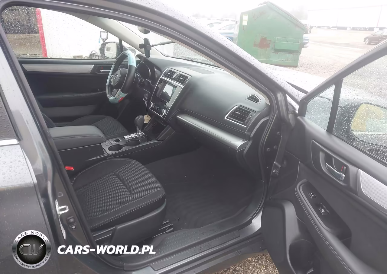 2018 Subaru Outback 2.5I Premium VIN:4S4BSACC2J3216930 - 5