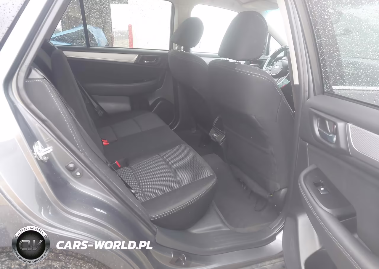 2018 Subaru Outback 2.5I Premium VIN:4S4BSACC2J3216930 - 8