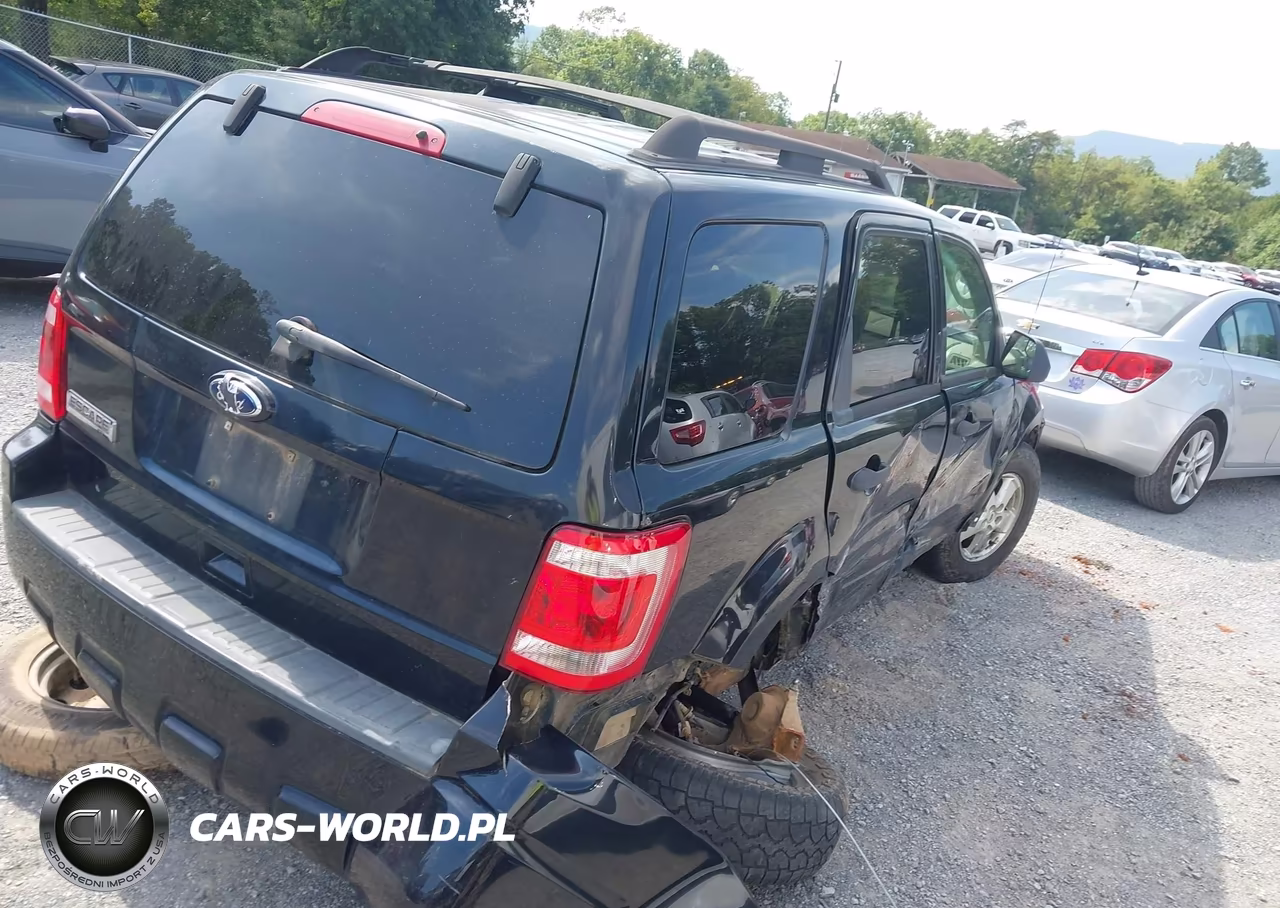 2010 Ford Escape Xlt VIN:1FMCU0D78AKC68109 - 4