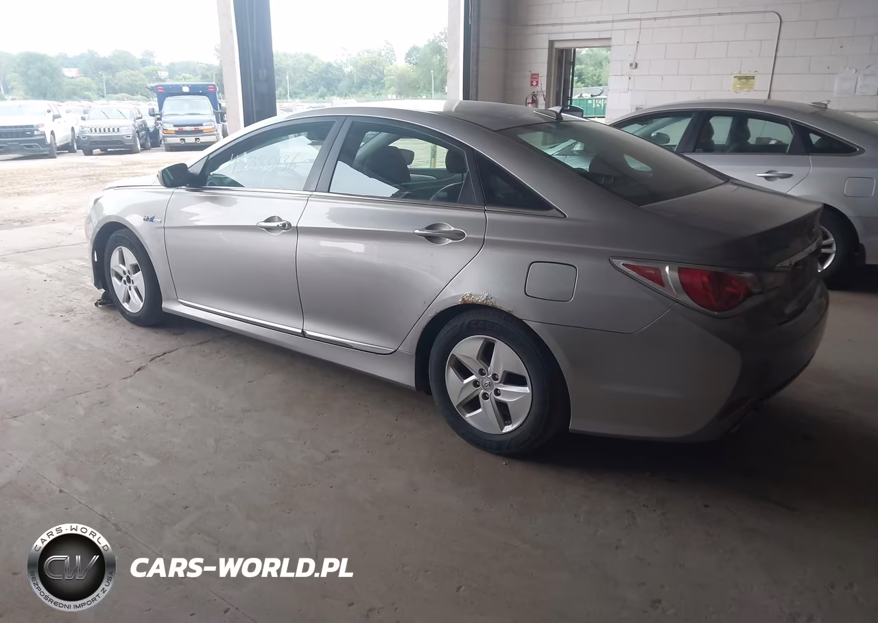 2012 Hyundai Sonata Hybrid VIN:KMHEC4A40CA041230 - 3
