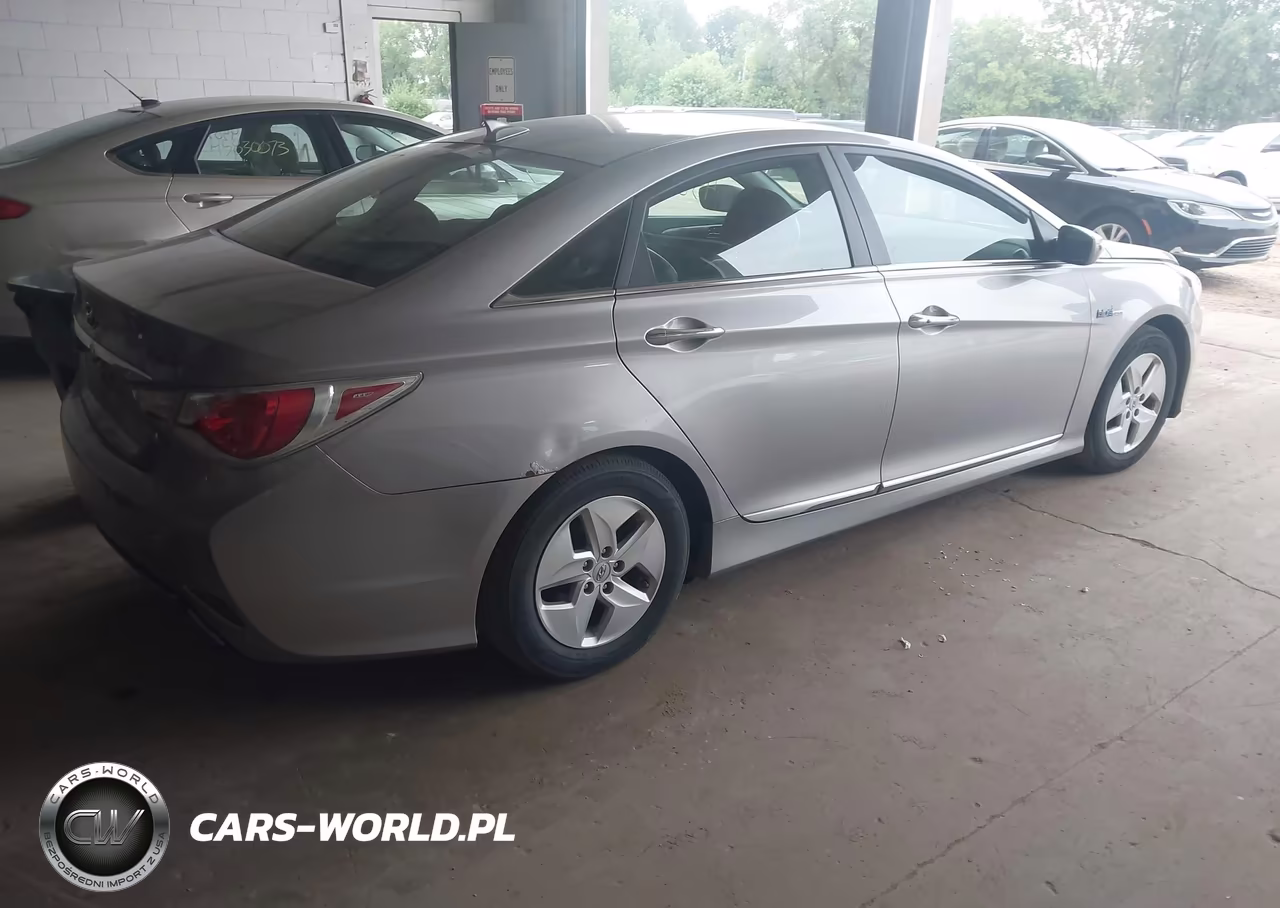 2012 Hyundai Sonata Hybrid VIN:KMHEC4A40CA041230 - 4
