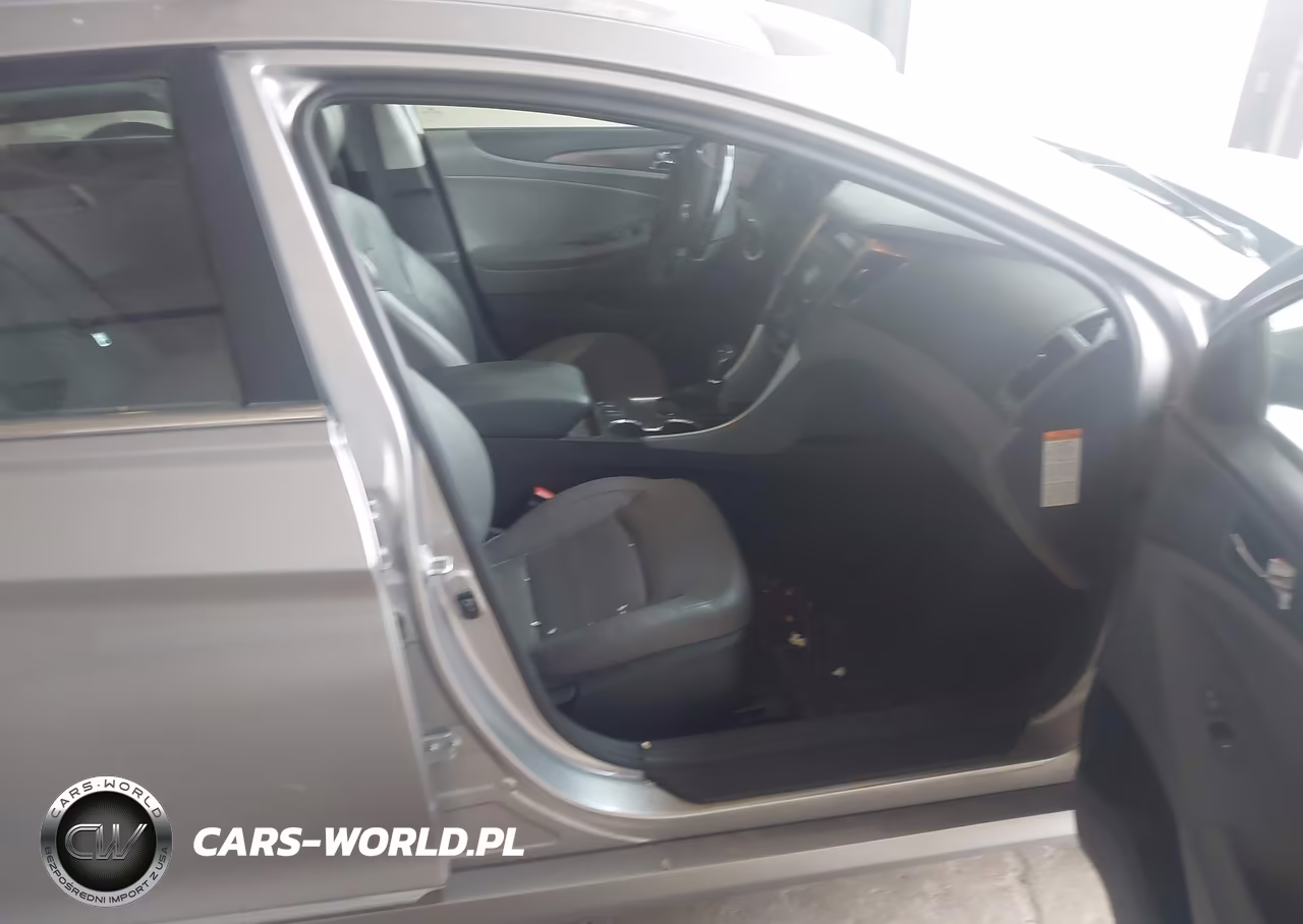 2012 Hyundai Sonata Hybrid VIN:KMHEC4A40CA041230 - 5