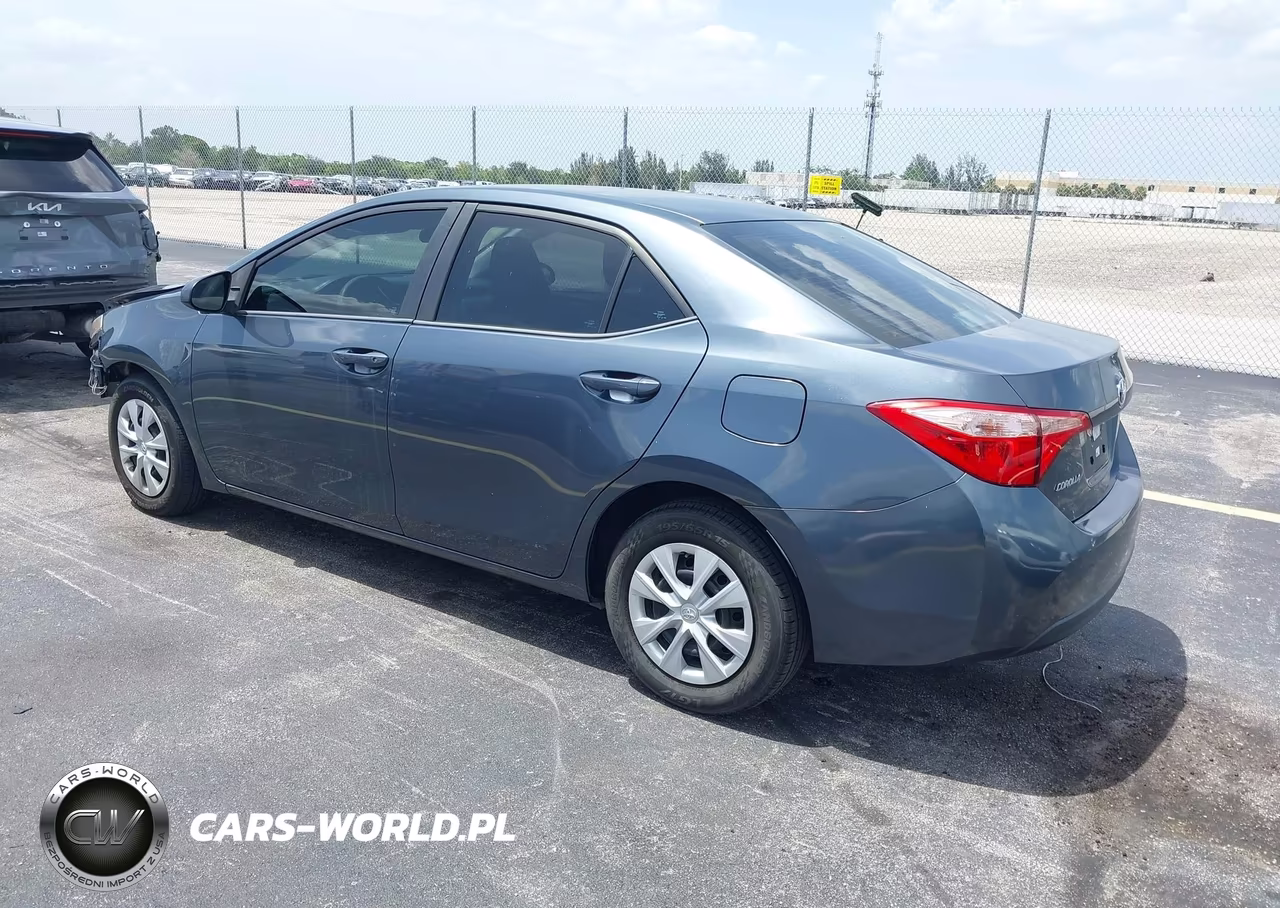 2018 Toyota Corolla L VIN:2T1BURHE4JC011303 - 3
