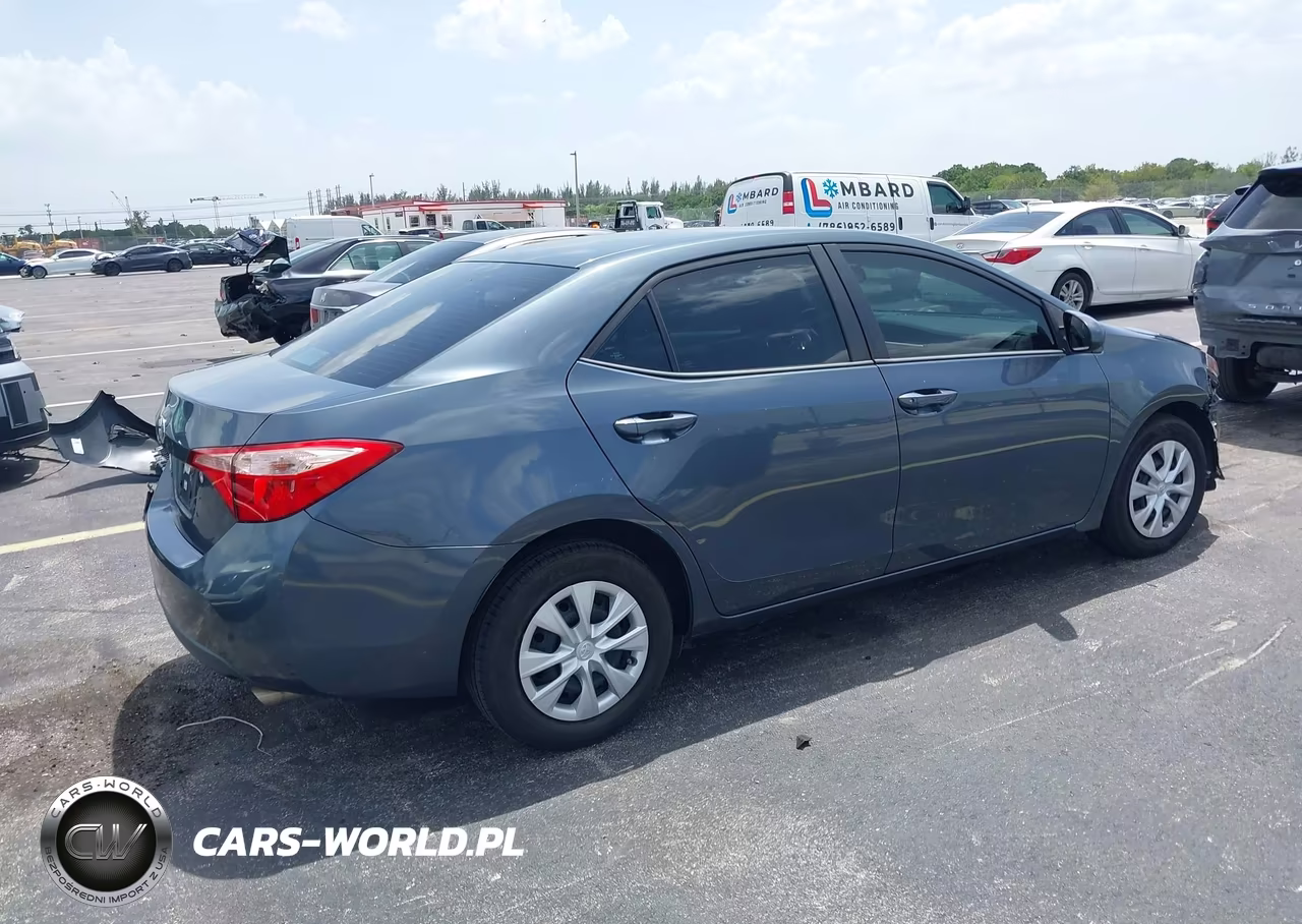 2018 Toyota Corolla L VIN:2T1BURHE4JC011303 - 4