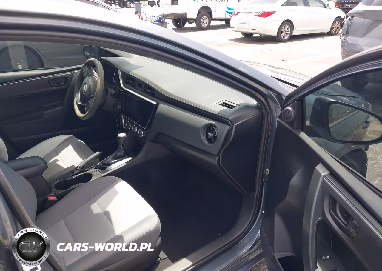 2018 Toyota Corolla L VIN:2T1BURHE4JC011303 - 5