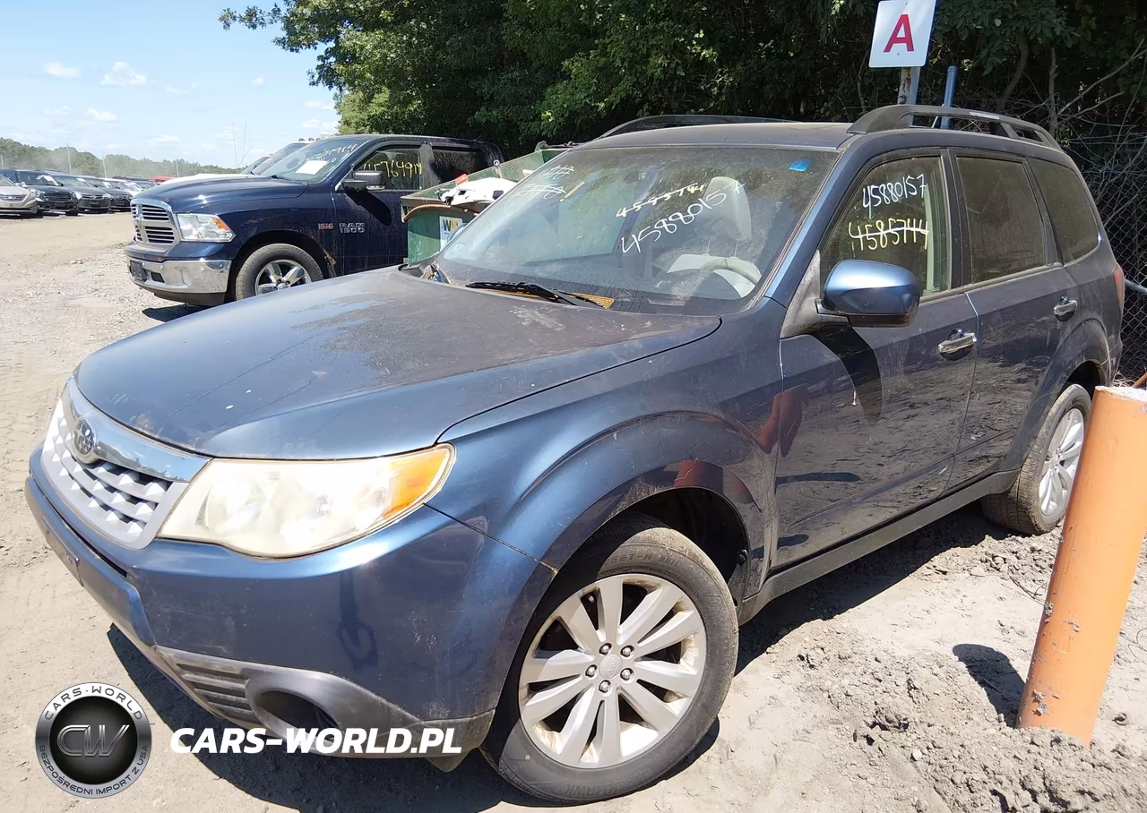 2013 Subaru Forester 2.5X Premium VIN:JF2SHADC2DH418208 - 2