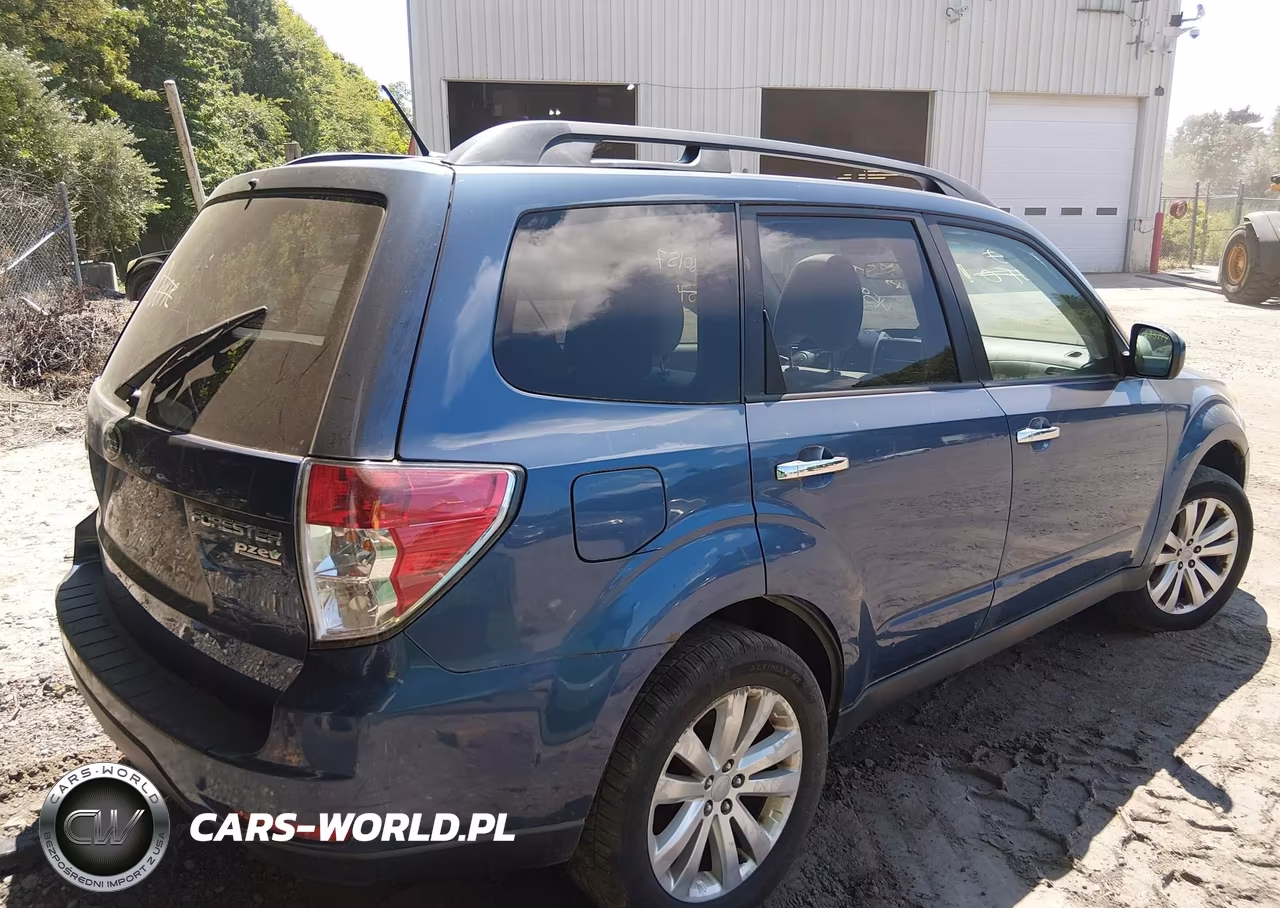 2013 Subaru Forester 2.5X Premium VIN:JF2SHADC2DH418208 - 4