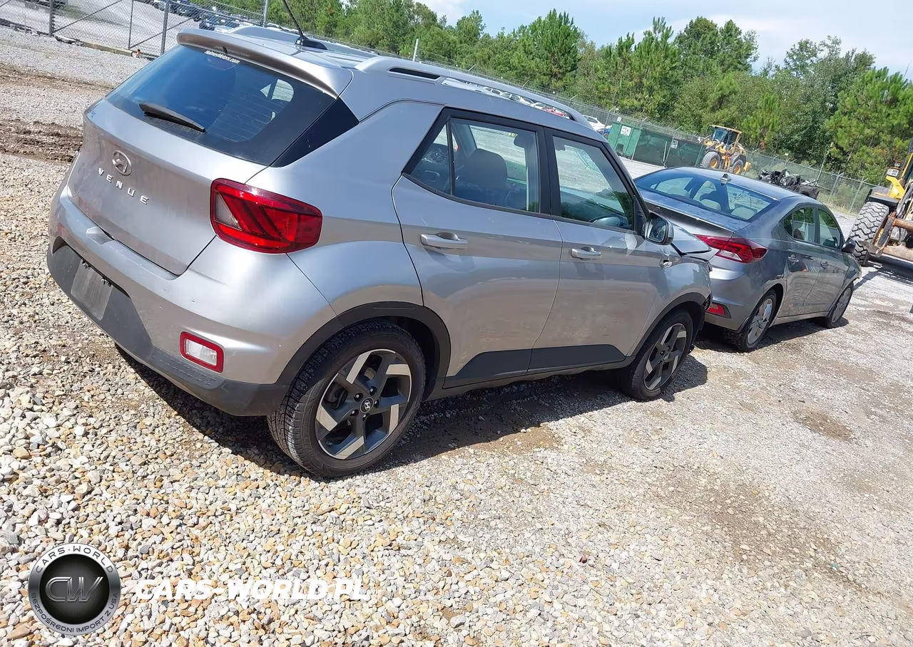 2023 Hyundai Venue Sel VIN:KMHRC8A38PU259307 - 4