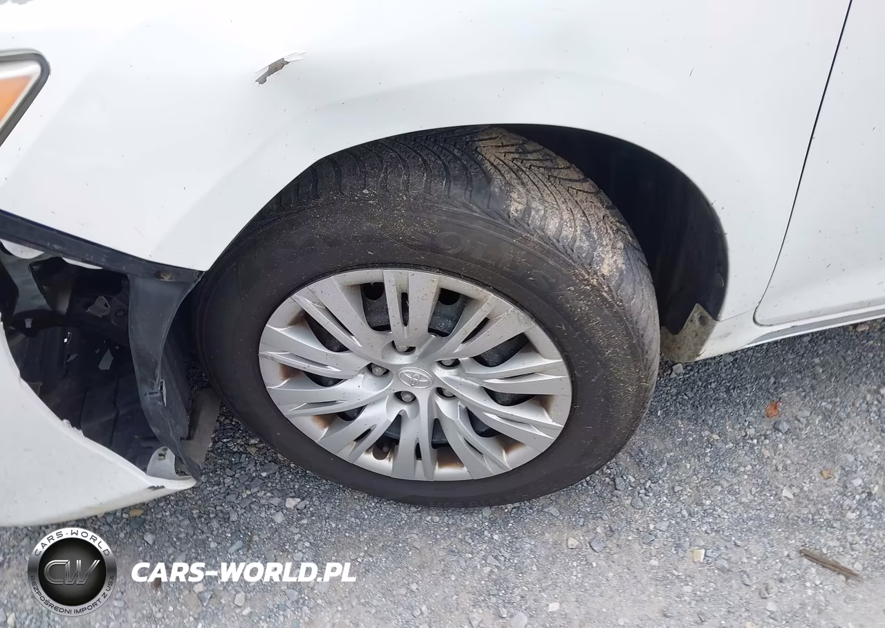 2014 Toyota Camry Le VIN:4T4BF1FKXER387552 - 12