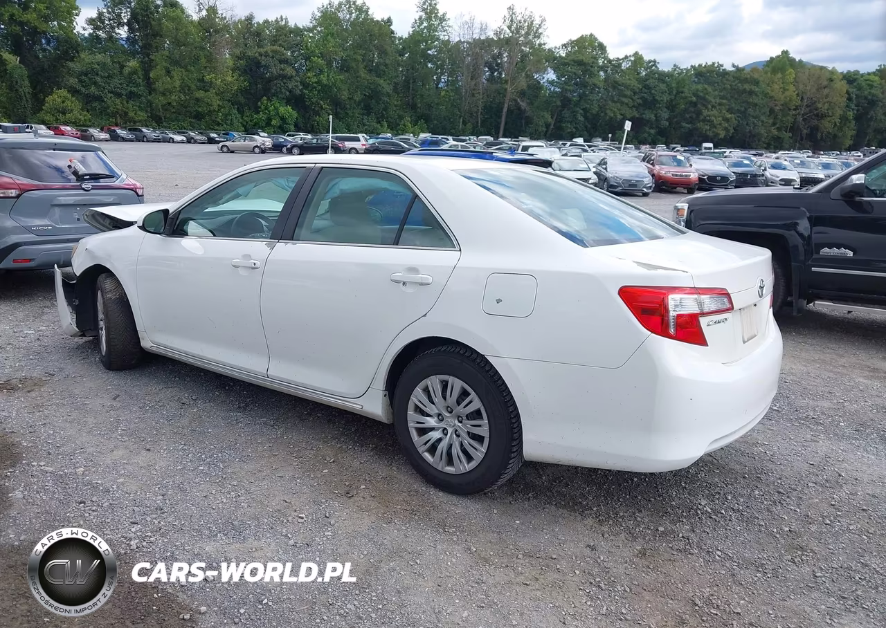 2014 Toyota Camry Le VIN:4T4BF1FKXER387552 - 3