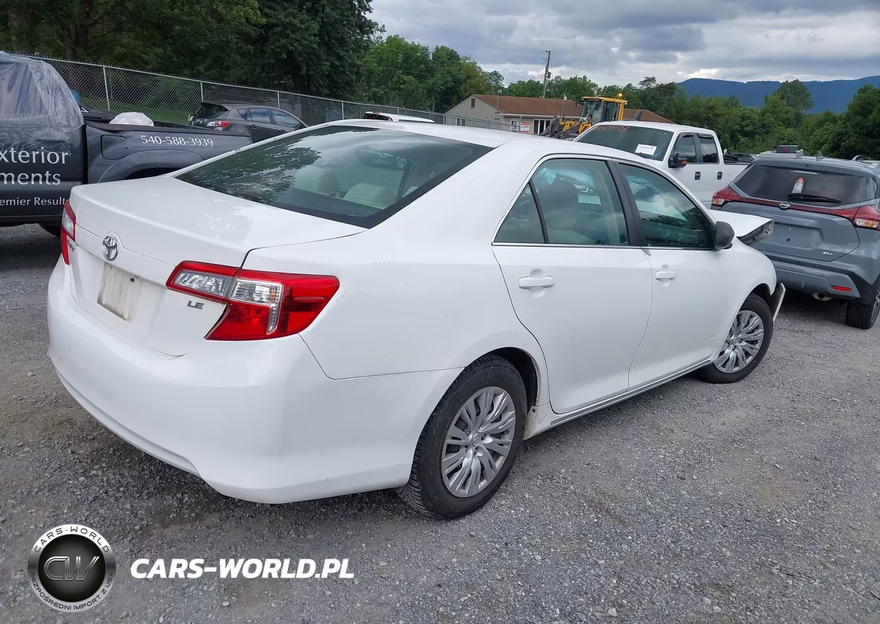 2014 Toyota Camry Le VIN:4T4BF1FKXER387552 - 4