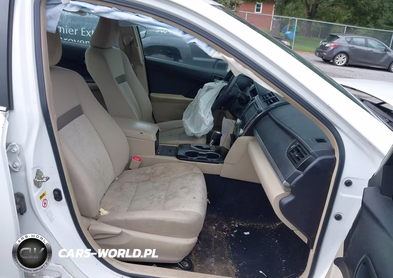 2014 Toyota Camry Le VIN:4T4BF1FKXER387552 - 5