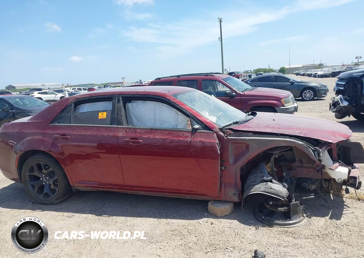 2023 Chrysler 300 Touring L VIN:2C3CCADG7PH542059 - 12