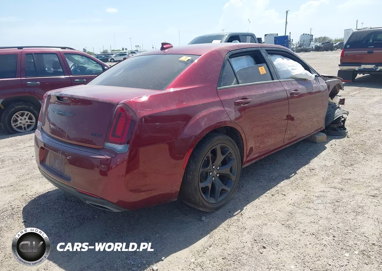 2023 Chrysler 300 Touring L VIN:2C3CCADG7PH542059 - 4