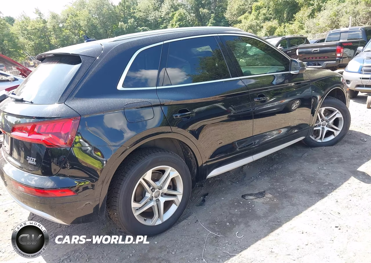 2018 Audi Q5 2.0T Premium VIN:WA1BNAFY2J2209656 - 4