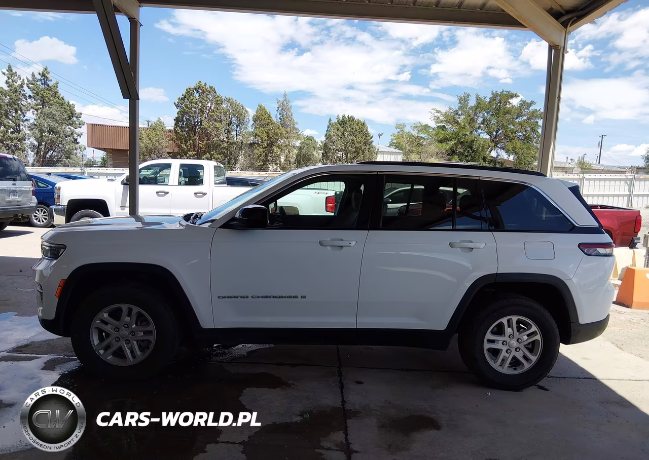 2024 Jeep Grand Cherokee Laredo 4X4 VIN:1C4RJHAG4RC200356 - 14