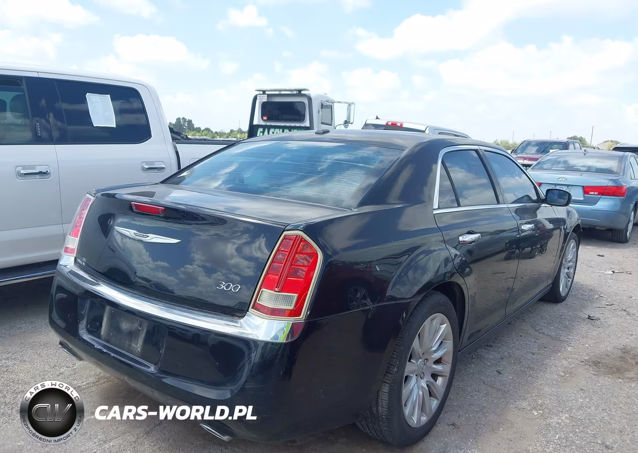 2013 Chrysler 300 Motown VIN:2C3CCAAG1DH731385 - 4