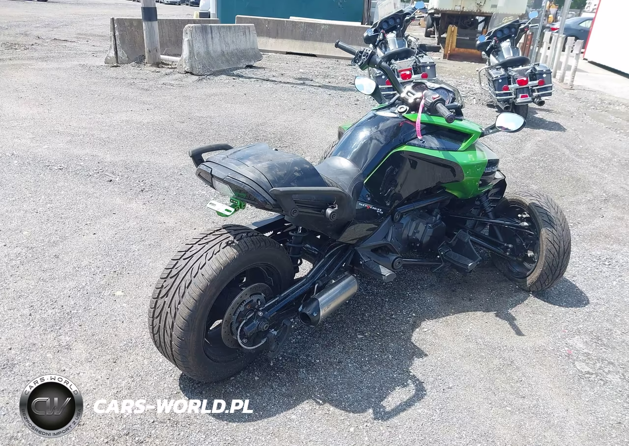2017 Can-Am Spyder Roadster F3-F3-S-F3-S Special Ser VIN:2BXRDDD21HV000810 - 4