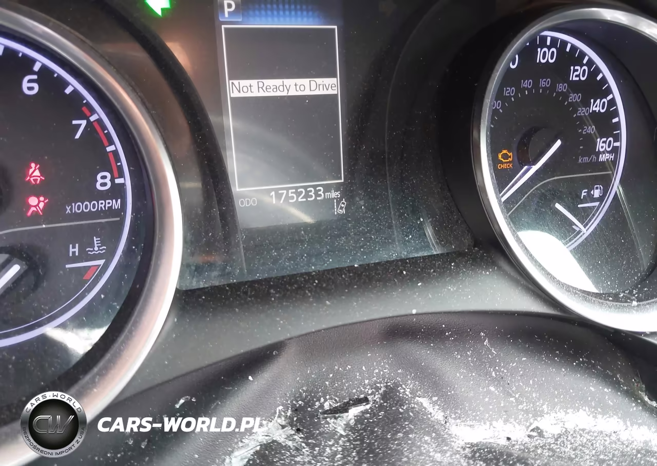 2018 Toyota Camry Se VIN:4T1B11HK5JU107102 - 18