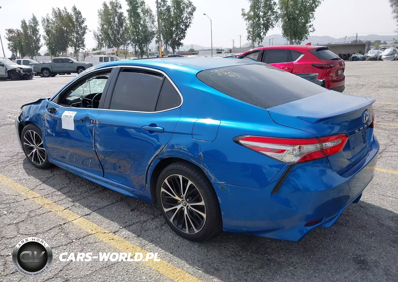 2018 Toyota Camry Se VIN:4T1B11HK5JU107102 - 3
