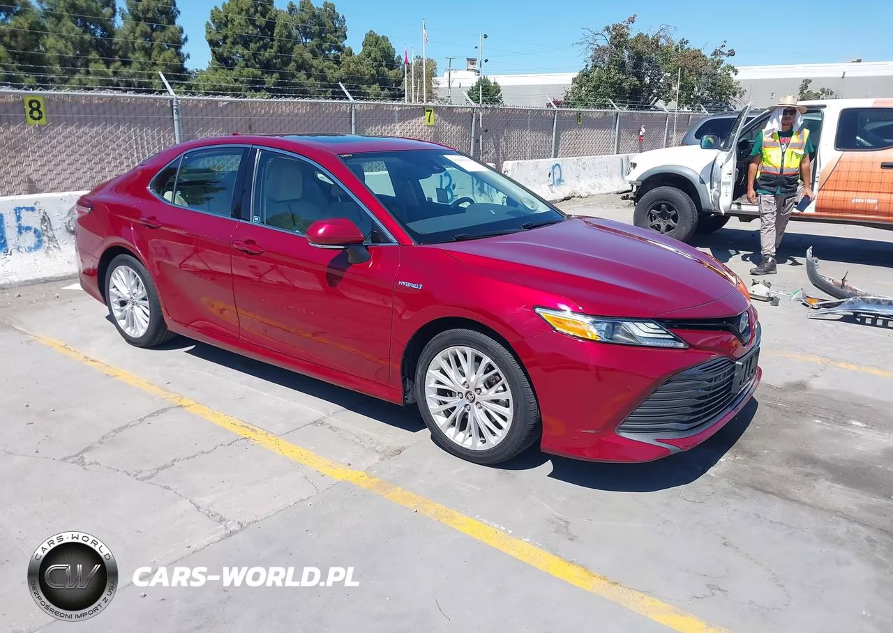 2020 Toyota Camry Hybrid Xle – zdjęcie 1 z 16