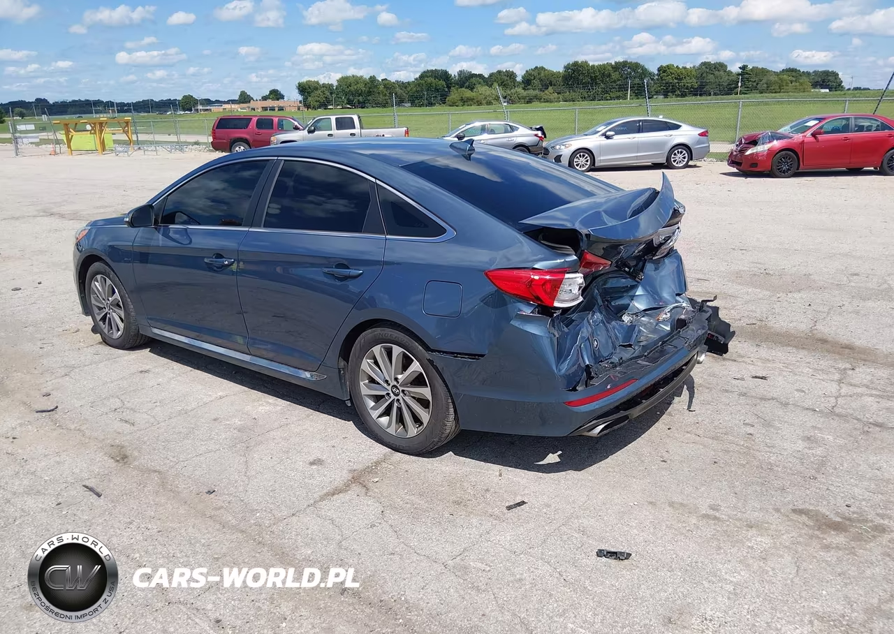 2016 Hyundai Sonata Sport VIN:5NPE34AF5GH280633 - 3