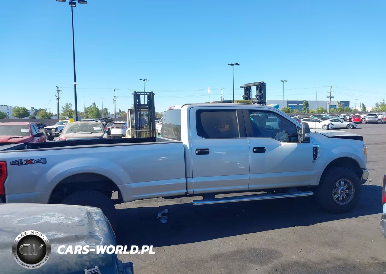 2017 Ford F-250 Xlt VIN:1FT7W2B67HEE71670 - 13