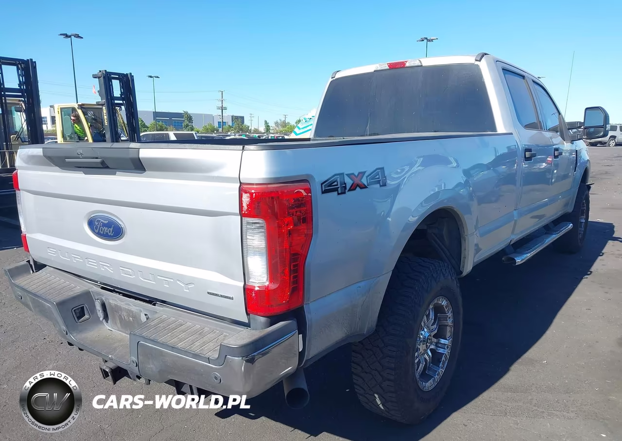 2017 Ford F-250 Xlt VIN:1FT7W2B67HEE71670 - 4