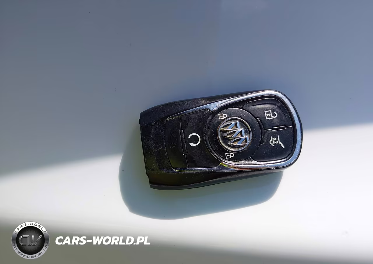 2018 Buick Enclave Essence VIN:5GAERBKW1JJ144744 - 11