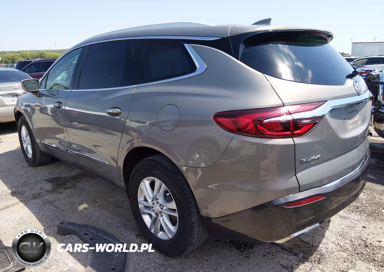 2018 Buick Enclave Essence VIN:5GAERBKW1JJ144744 - 3