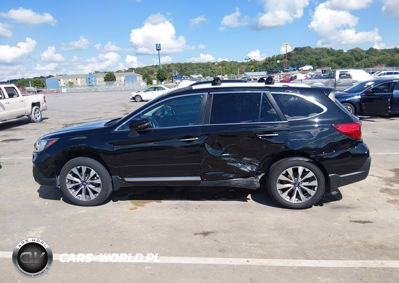 2018 Subaru Outback 3.6R Touring VIN:4S4BSETC7J3284468 - 14