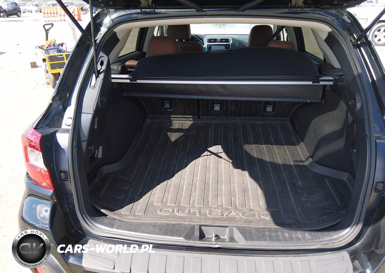 2018 Subaru Outback 3.6R Touring VIN:4S4BSETC7J3284468 - 17