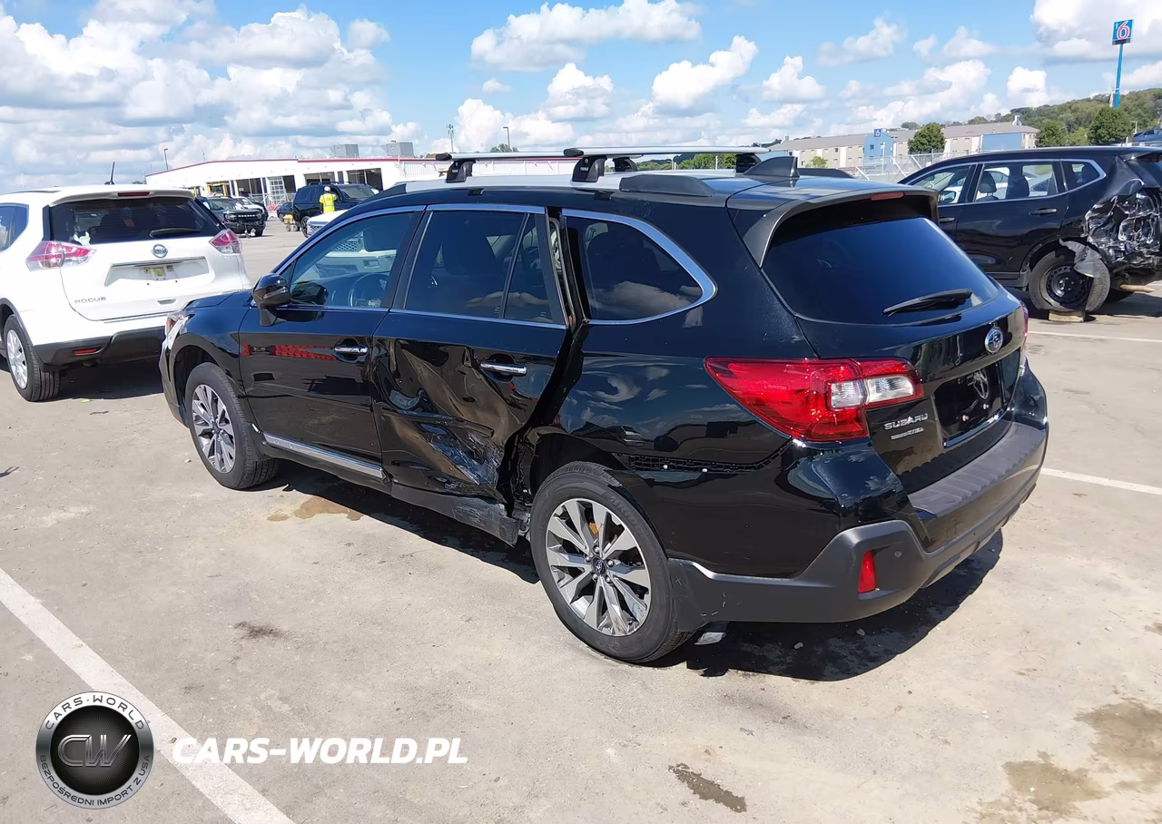 2018 Subaru Outback 3.6R Touring VIN:4S4BSETC7J3284468 - 3