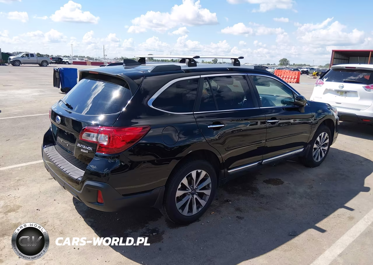 2018 Subaru Outback 3.6R Touring VIN:4S4BSETC7J3284468 - 4