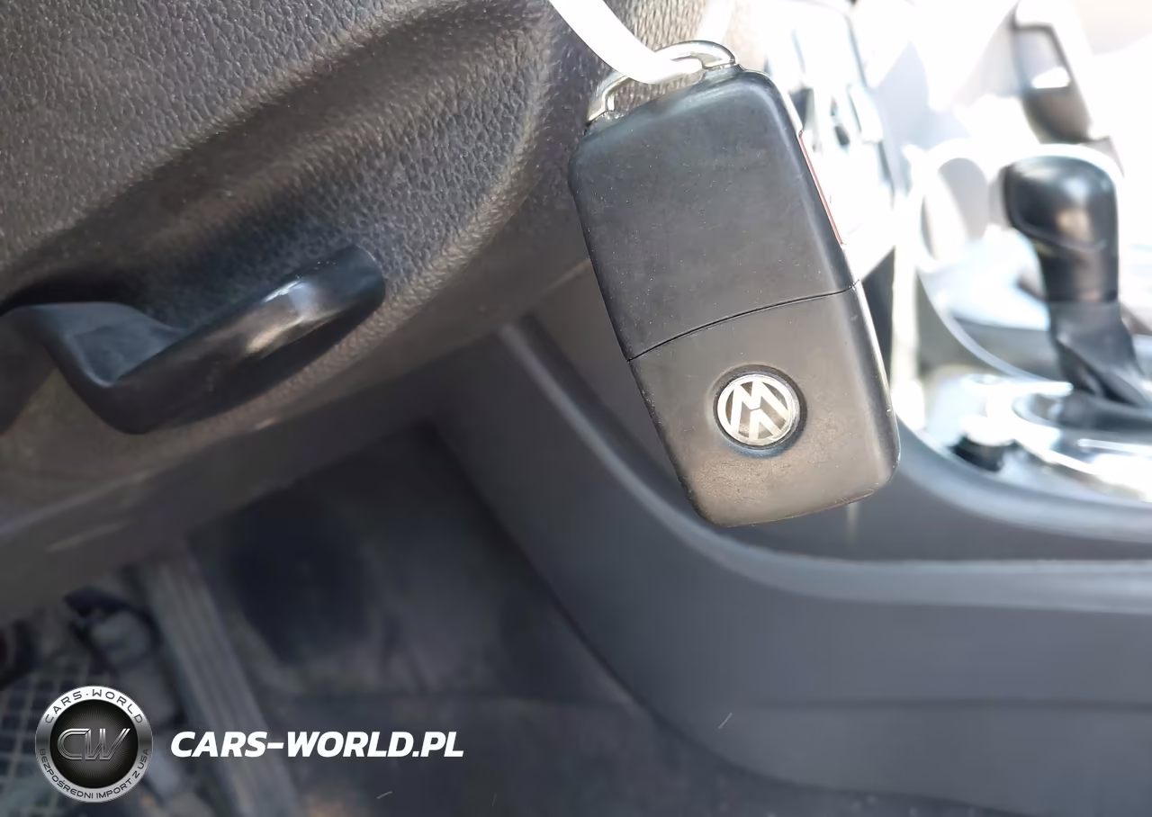 2013 Volkswagen Beetle 2.5L VIN:3VWJP7AT3DM623260 - 11