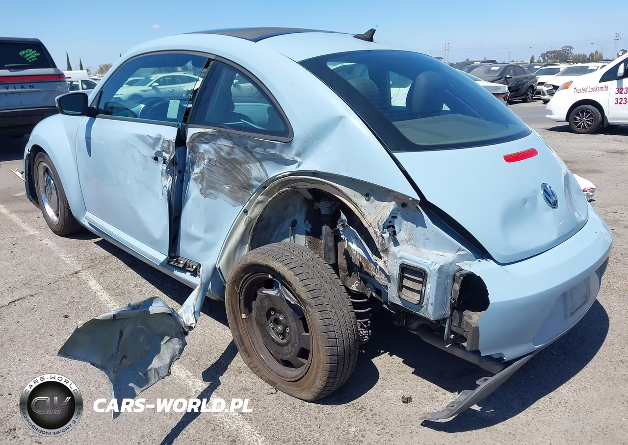 2013 Volkswagen Beetle 2.5L VIN:3VWJP7AT3DM623260 - 13