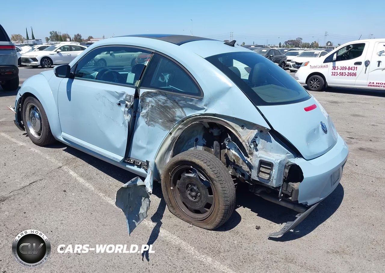 2013 Volkswagen Beetle 2.5L VIN:3VWJP7AT3DM623260 - 3
