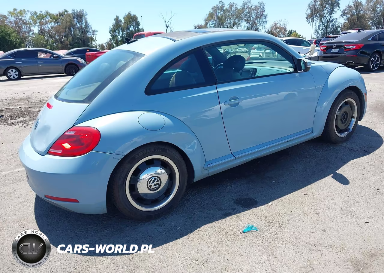 2013 Volkswagen Beetle 2.5L VIN:3VWJP7AT3DM623260 - 4