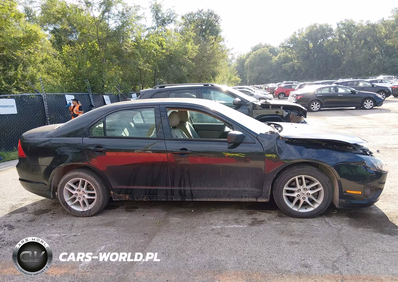 2012 Ford Fusion S VIN:3FAHP0GA8CR246950 - 14