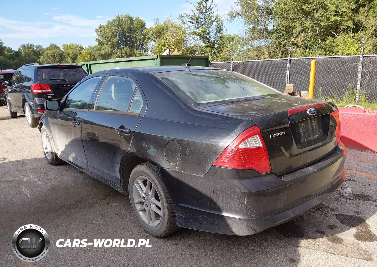 2012 Ford Fusion S VIN:3FAHP0GA8CR246950 - 3