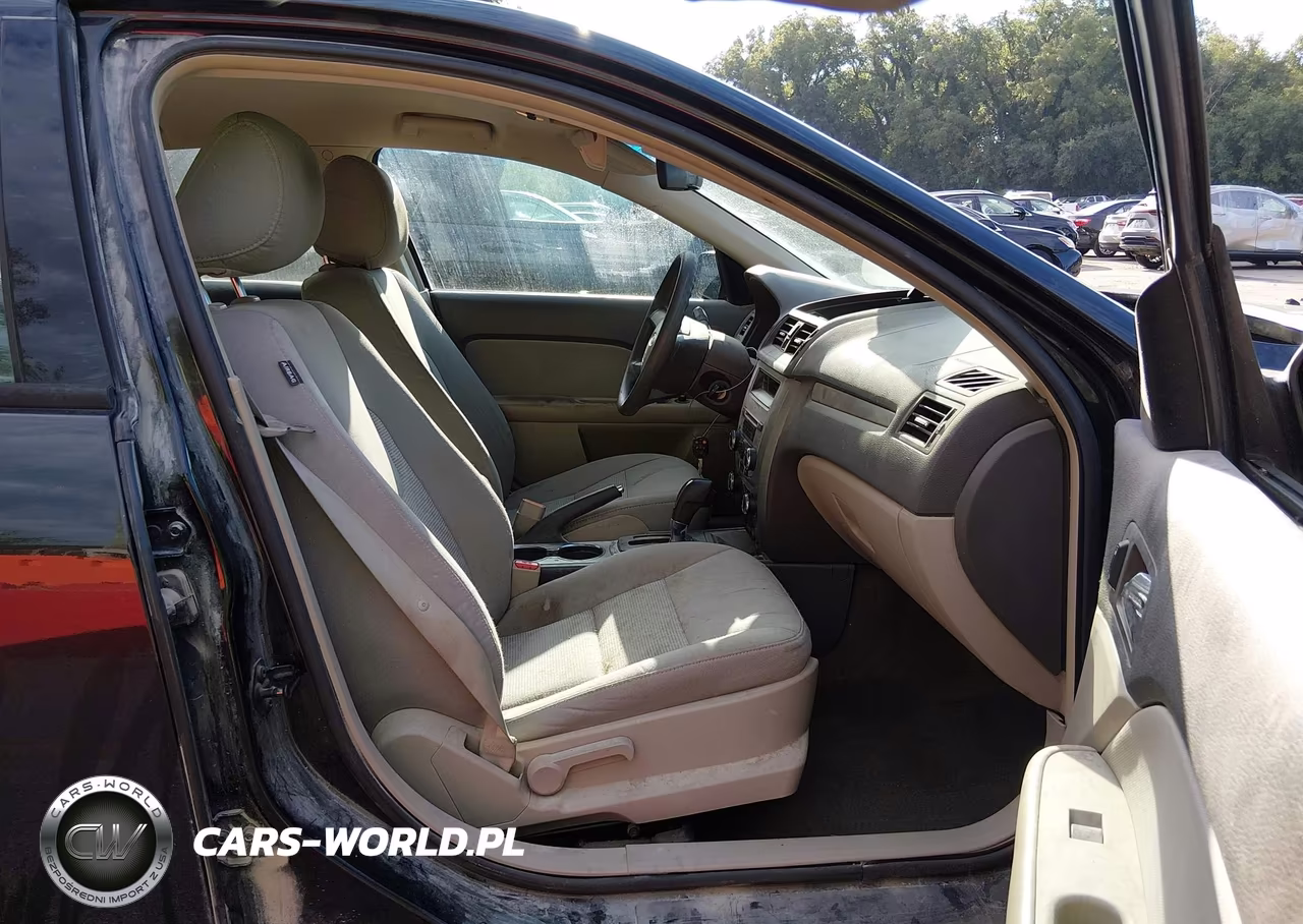 2012 Ford Fusion S VIN:3FAHP0GA8CR246950 - 5