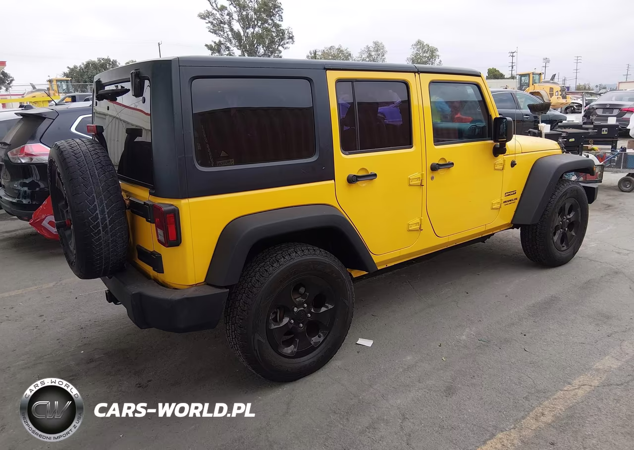 2015 Jeep Wrangler Unlimited Sport VIN:1C4BJWDG3FL625306 - 4