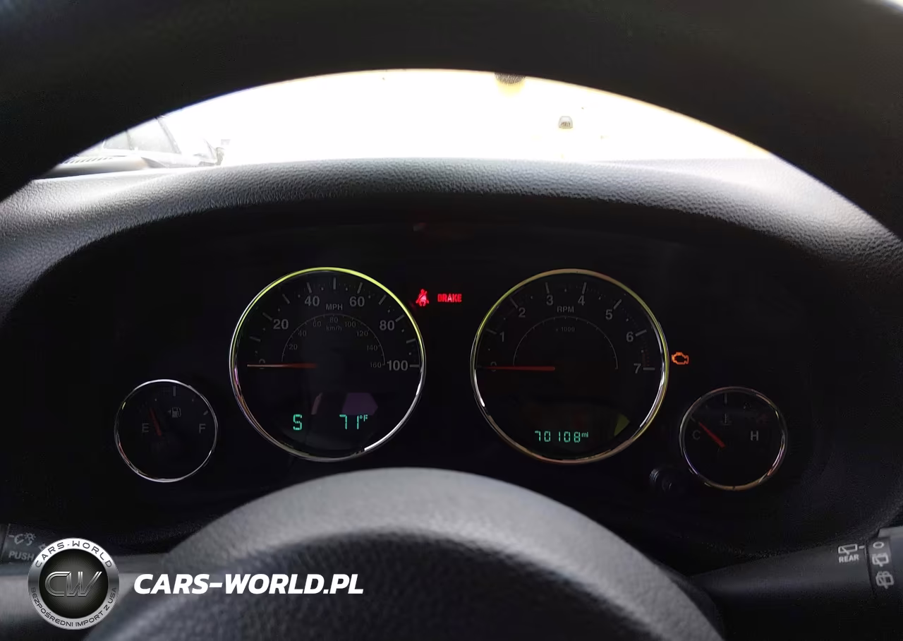 2015 Jeep Wrangler Unlimited Sport VIN:1C4BJWDG3FL625306 - 7