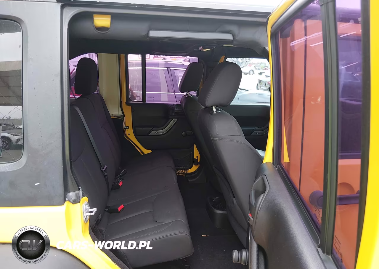 2015 Jeep Wrangler Unlimited Sport VIN:1C4BJWDG3FL625306 - 8
